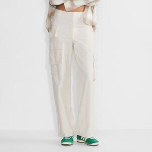 NWOT Artizia TNA Picture White Cargo Pants Size 4 (originally $128)